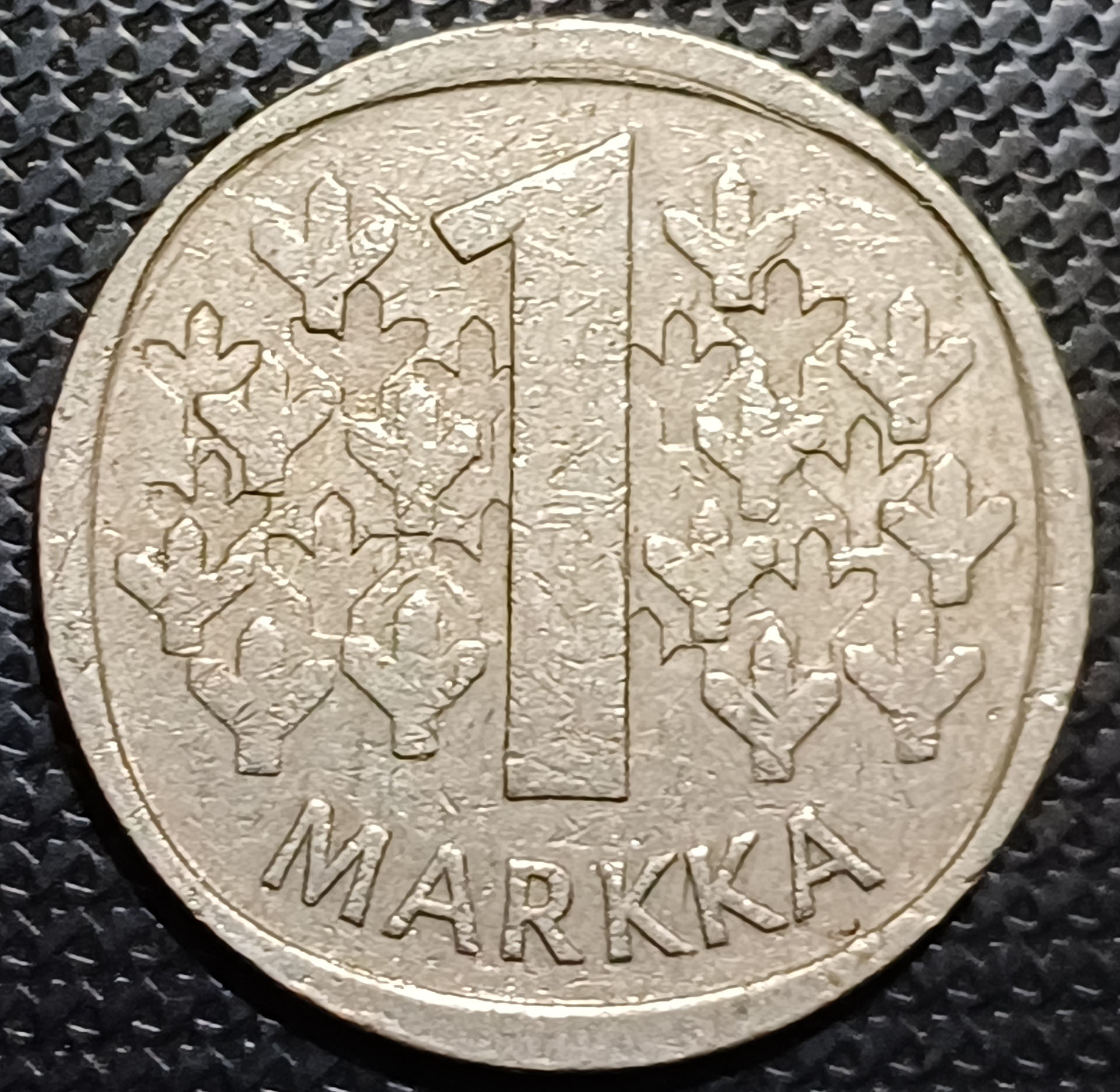 SUOMEN TASAVALTA (FINLAND) 1 MARKKA COIN - NORDIC COUNTRY, COPPER-NICKEL  COIN